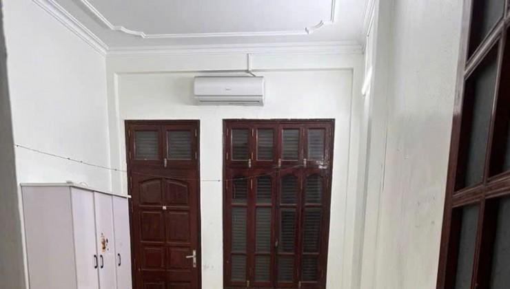 Cho thuê nhà ngõ ô tô phố Hoàng Hoa Thám, 35m2 - 5 tầng, MT 4m, 4 ngủ, 15 Triệu - ở GĐ, VP Công ty